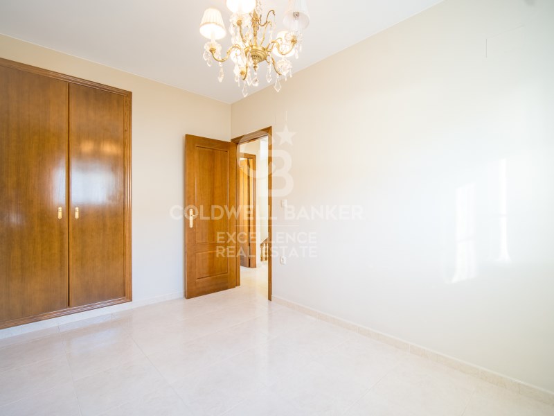 Valencia, Paterna, La Ca?ada Valencia, Paterna, La, Paterna, Comunidad Valenciana, ES, 5 Bedrooms Bedrooms, ,3 BathroomsBathrooms,Residential,For Sale,Valencia, Paterna, La Ca?ada Valencia, Paterna, La,1672423