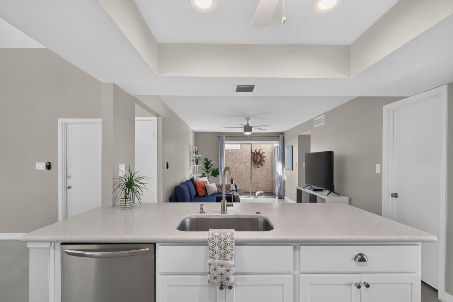  12037 S Half Moon Drive  Phoenix, AZ - 物件實景