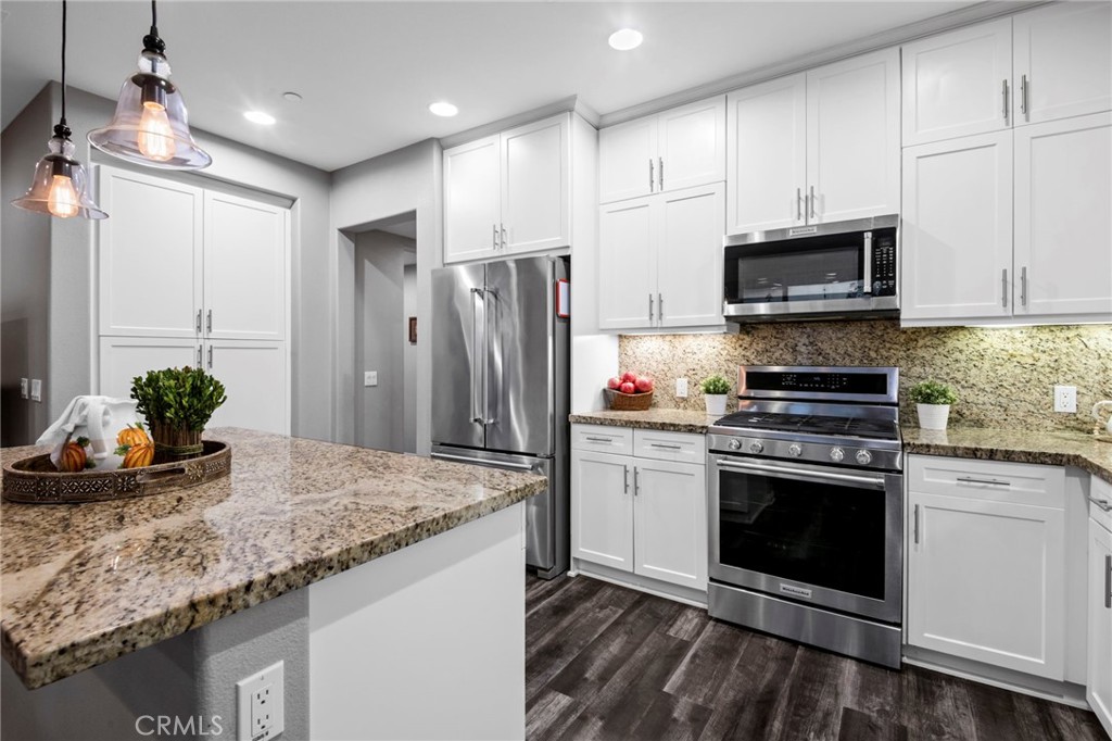 Irvine, California, 92618, United States, 2 Bedrooms Bedrooms, ,2 BathroomsBathrooms,Residential,For Sale,1987826