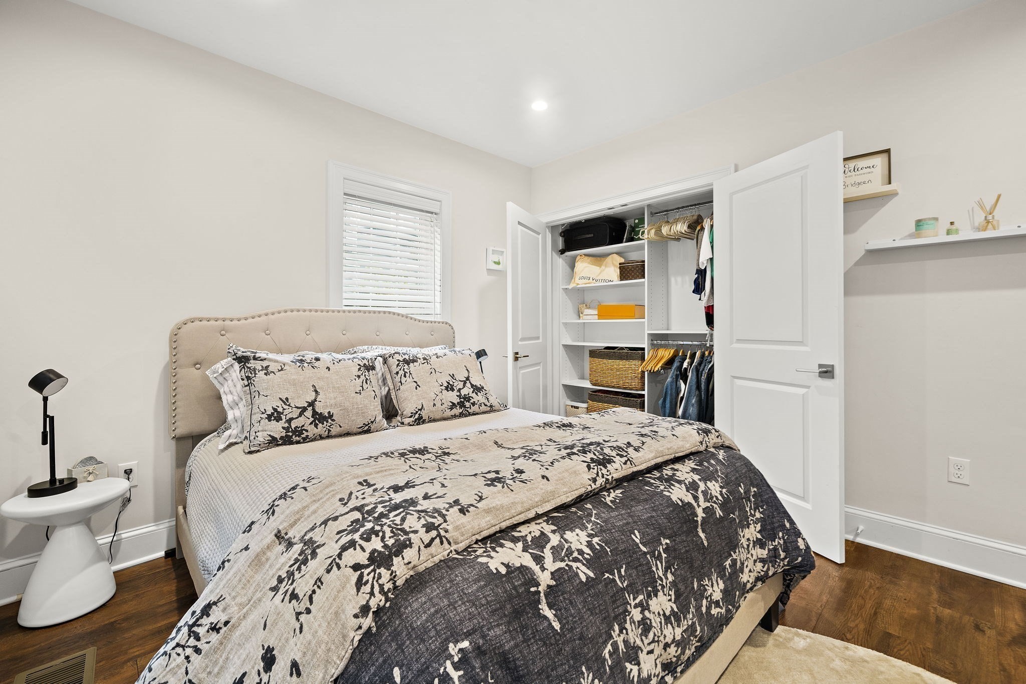 Wakefield, Massachusetts, 01880, United States, 3 Bedrooms Bedrooms, ,2 BathroomsBathrooms,Residential,For Sale,1982541