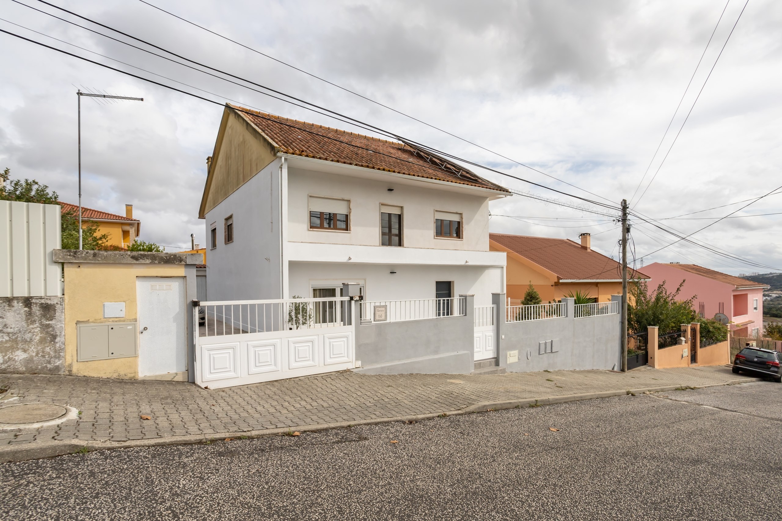 Loures, Lisbon, 2670-560, PT, 5 Bedrooms Bedrooms, ,3 BathroomsBathrooms,Residential,For Sale,1989673