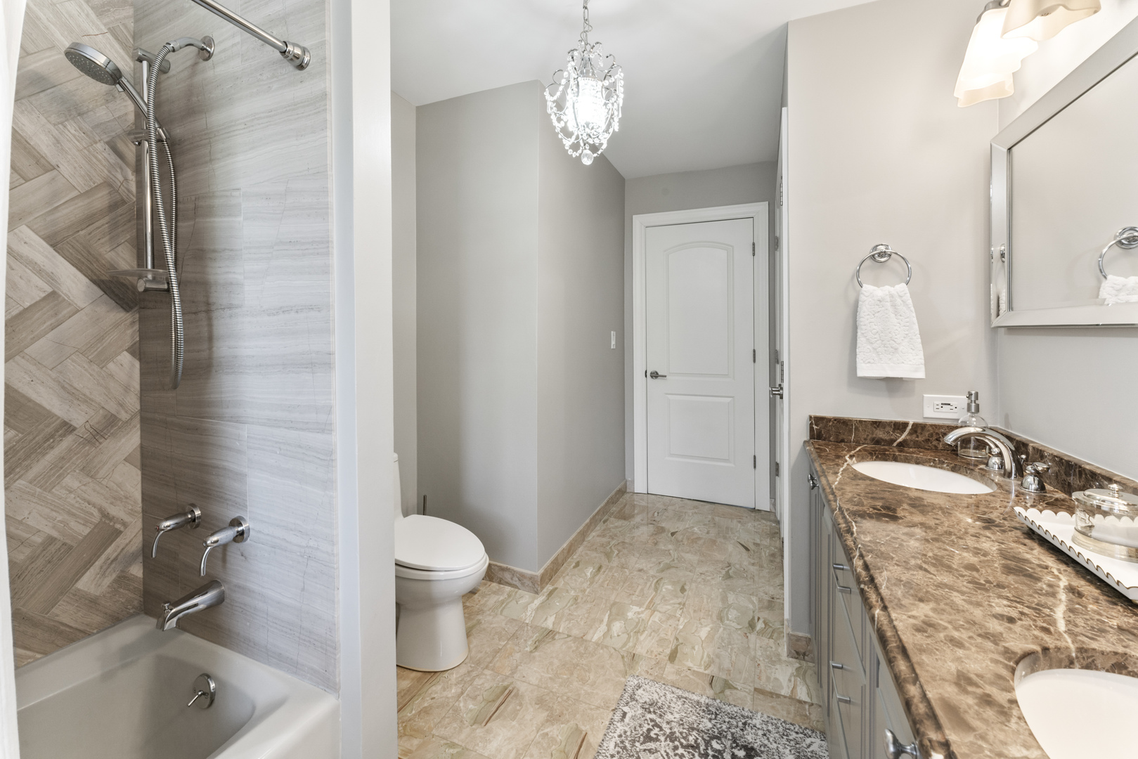 Palatine, Illinois, 60067, United States, 4 Bedrooms Bedrooms, ,4 BathroomsBathrooms,Residential,For Sale,1921870