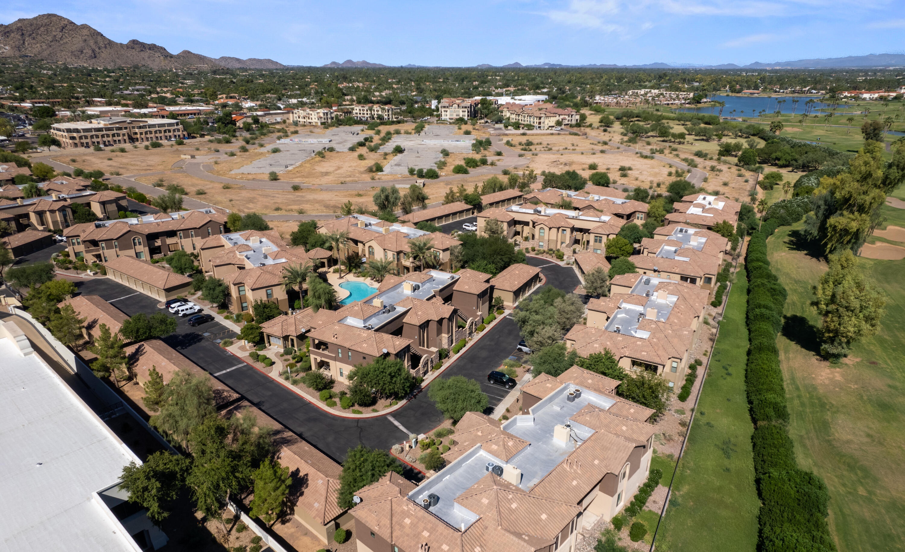  7027 N Scottsdale Road  Paradise Valley, AZ - 物件實景