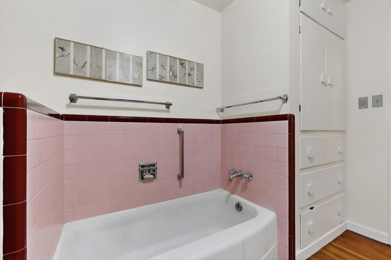Albuquerque, New Mexico, 87107, United States, 4 Bedrooms Bedrooms, ,3 BathroomsBathrooms,Residential,For Sale,1917384