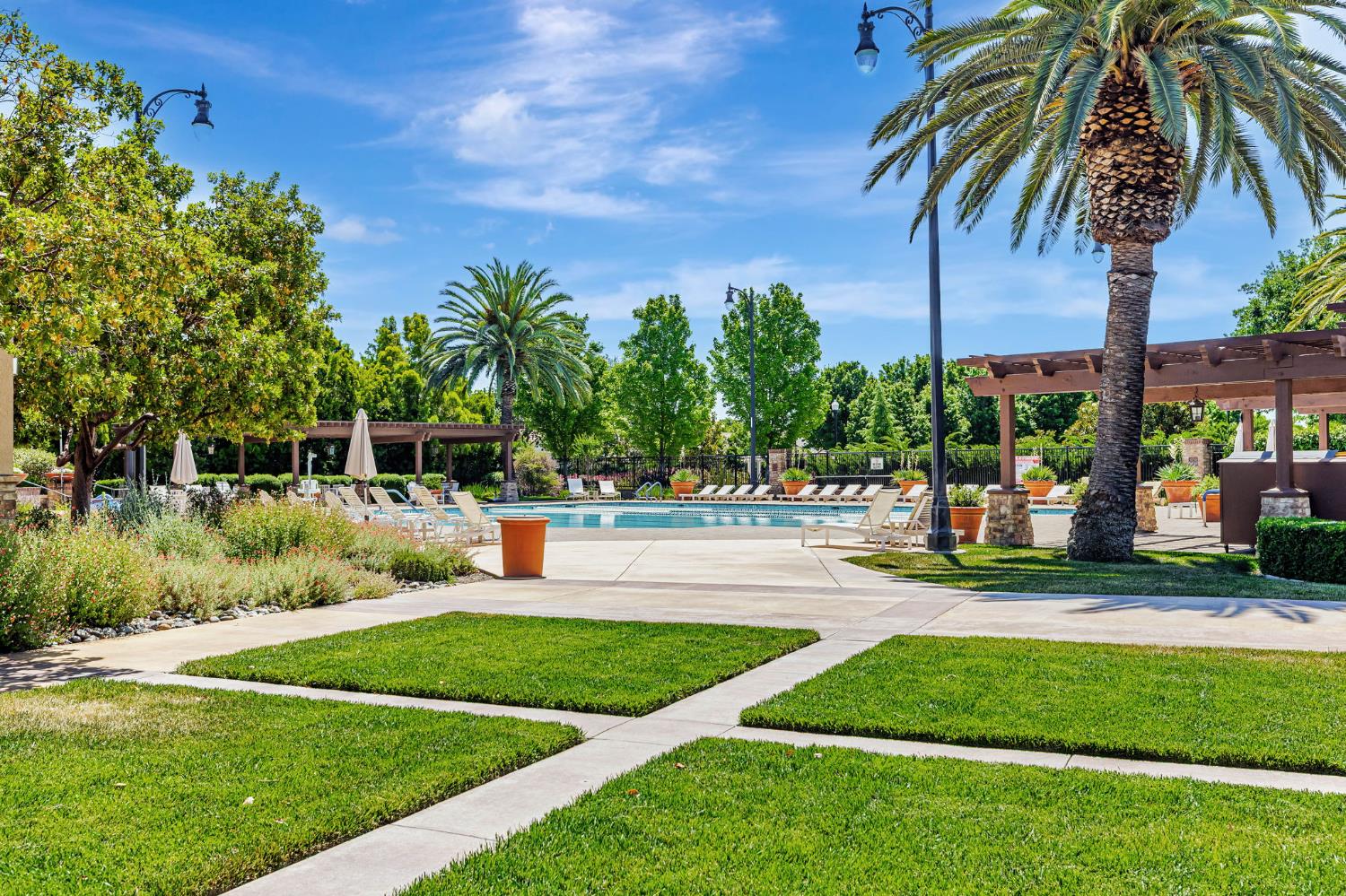 Elk Grove, California, 95757, United States, 2 Bedrooms Bedrooms, ,2 BathroomsBathrooms,Residential,For Sale,1901931