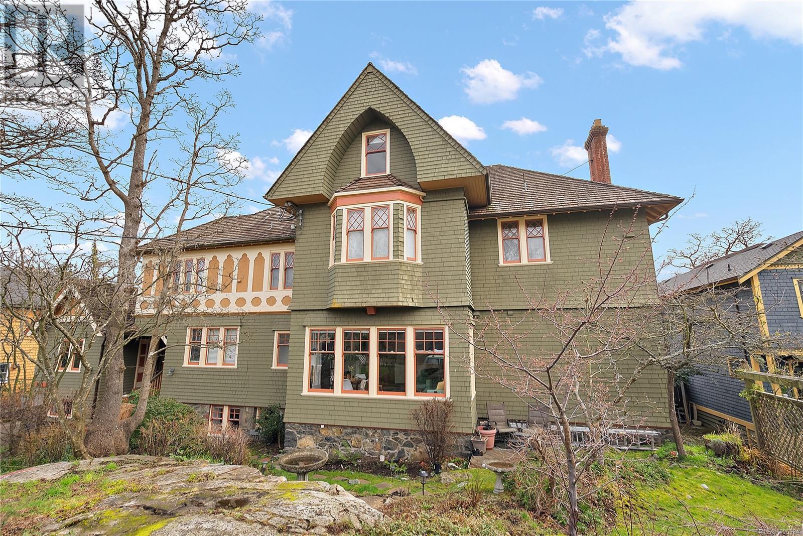 ESQUIMALT, British Columbia, V9A 5A9, CA, 2 Bedrooms Bedrooms, ,1 BathroomBathrooms,Residential,For Sale,1948185