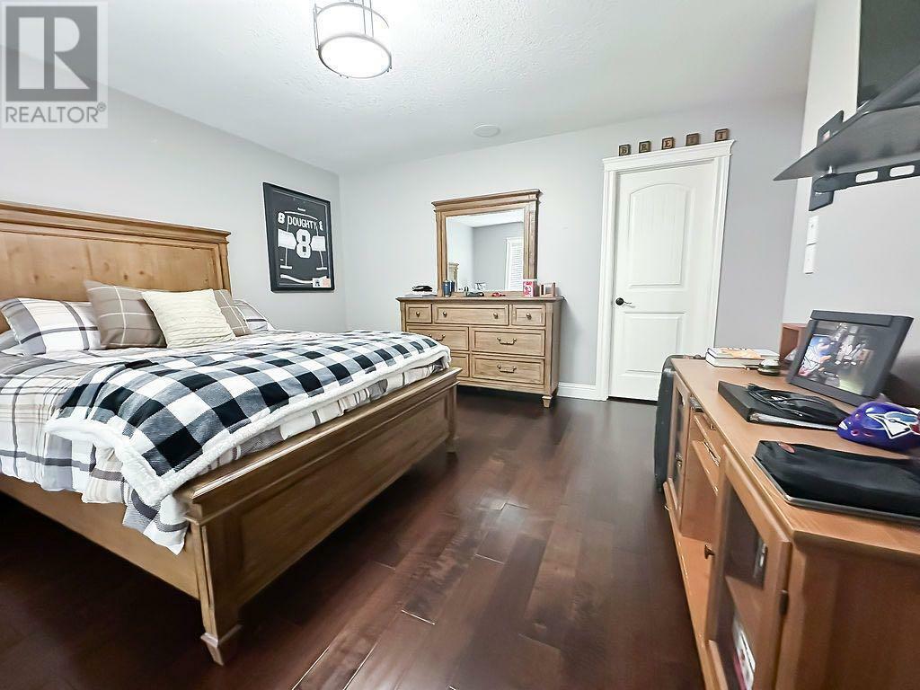 WAINWRIGHT, Alberta, T9W 0A6, CA, 4 Bedrooms Bedrooms, ,5 BathroomsBathrooms,Residential,For Sale,1838525