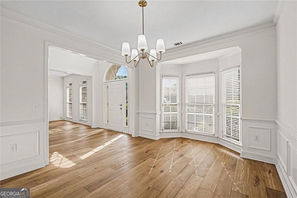 Roswell, Georgia, 30075, United States, 5 Bedrooms Bedrooms, ,4 BathroomsBathrooms,Residential,For Sale,2044480