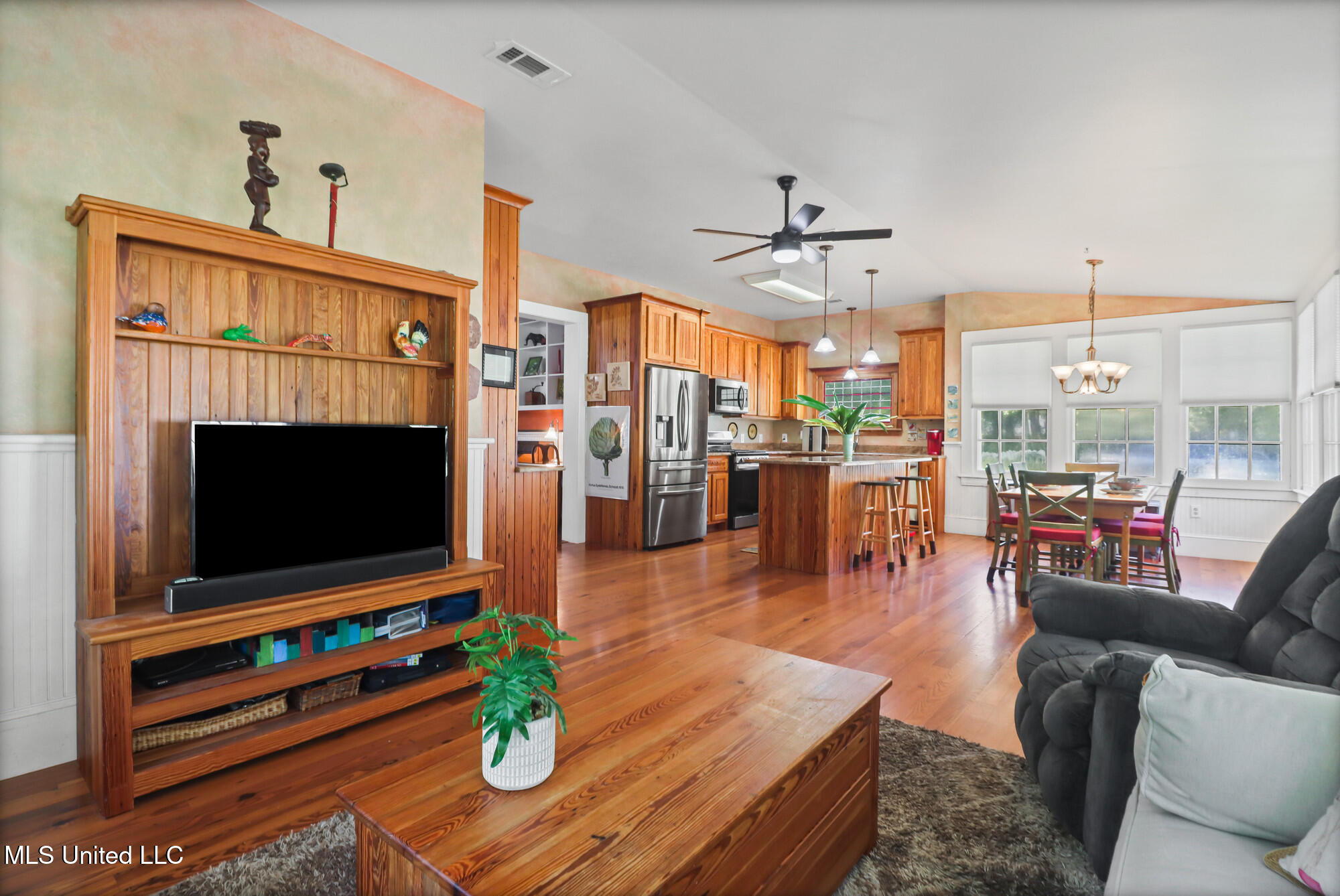 Waveland, Mississippi, 39576, United States, 3 Bedrooms Bedrooms, ,2 BathroomsBathrooms,Residential,For Sale,1991411