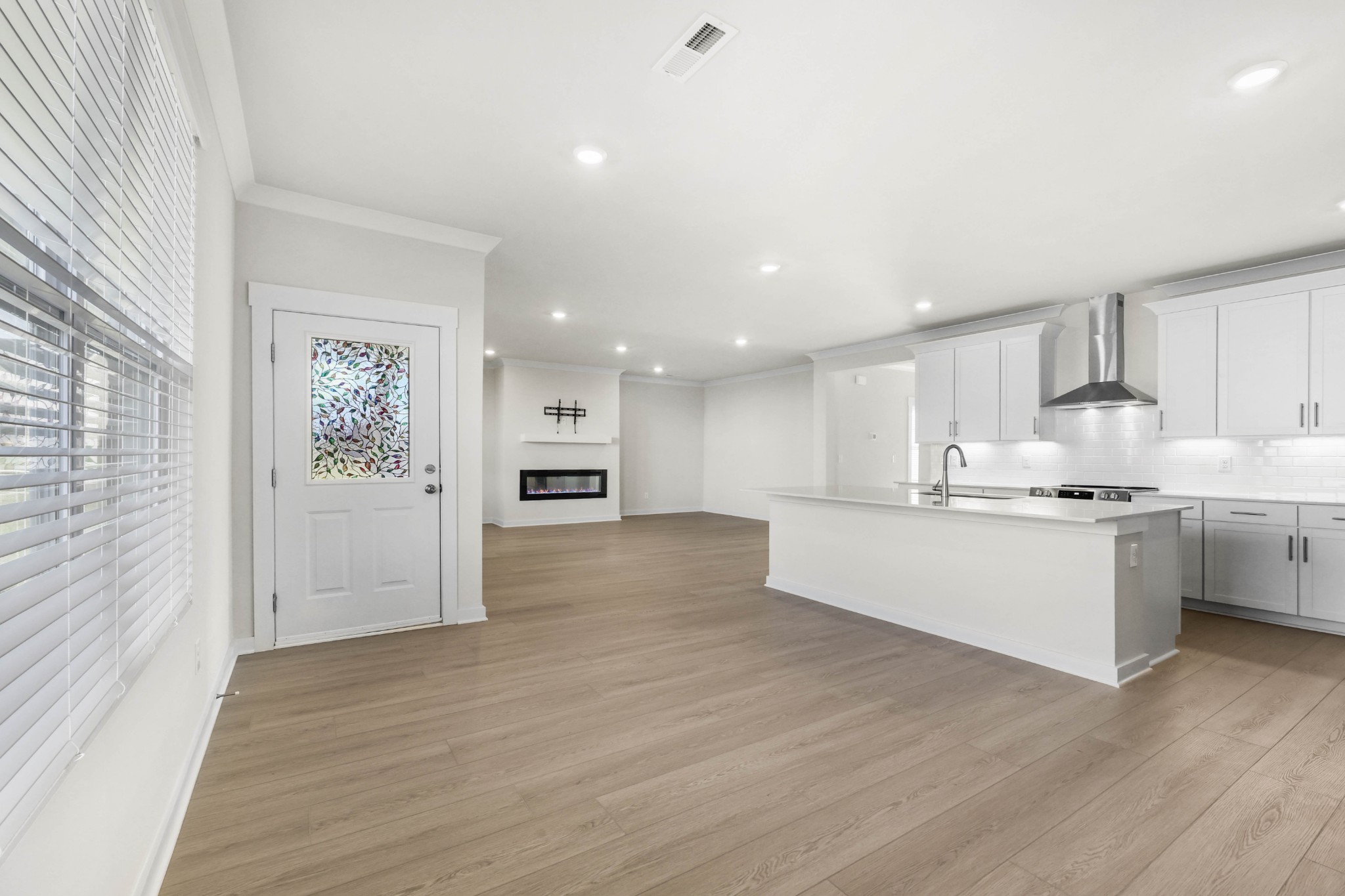 Clarksville, Tennessee, 37043, United States, 5 Bedrooms Bedrooms, ,5 BathroomsBathrooms,Residential,For Sale,1976524