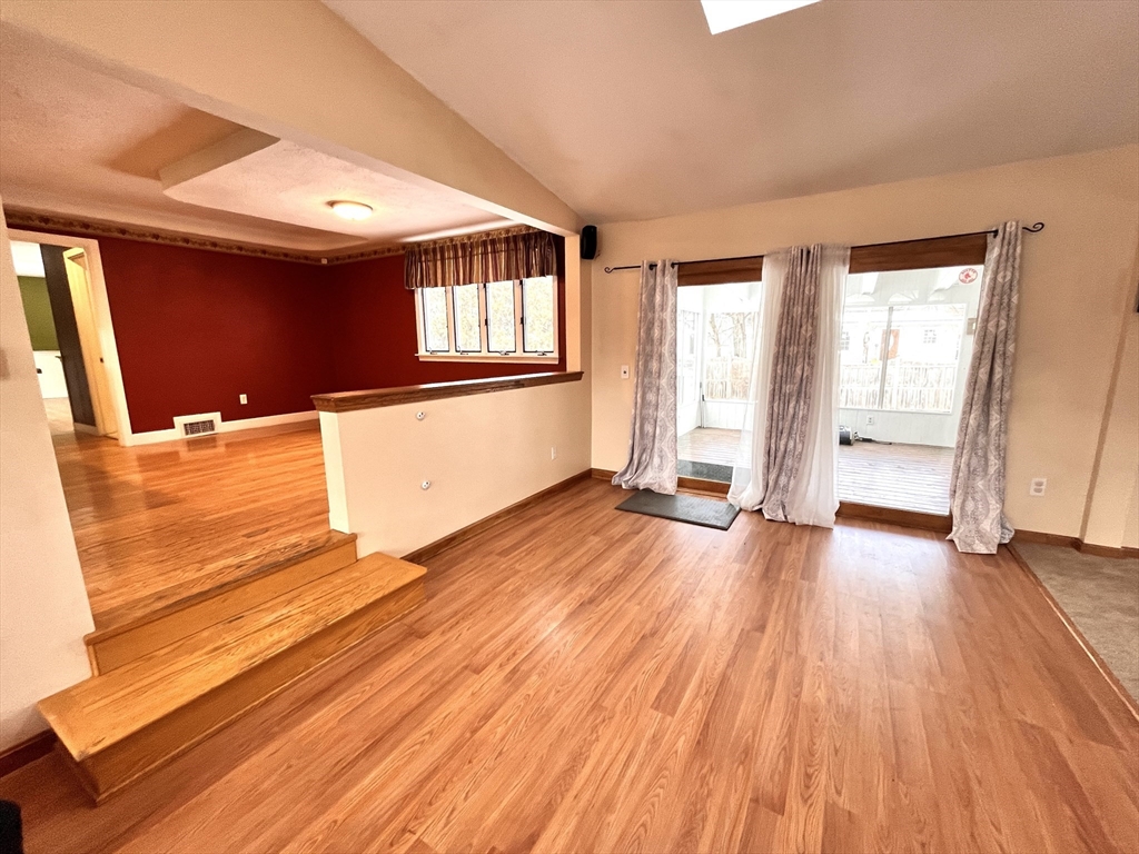 Fitchburg, Massachusetts, 01420, United States, 3 Bedrooms Bedrooms, ,3 BathroomsBathrooms,Residential,For Sale,2005114