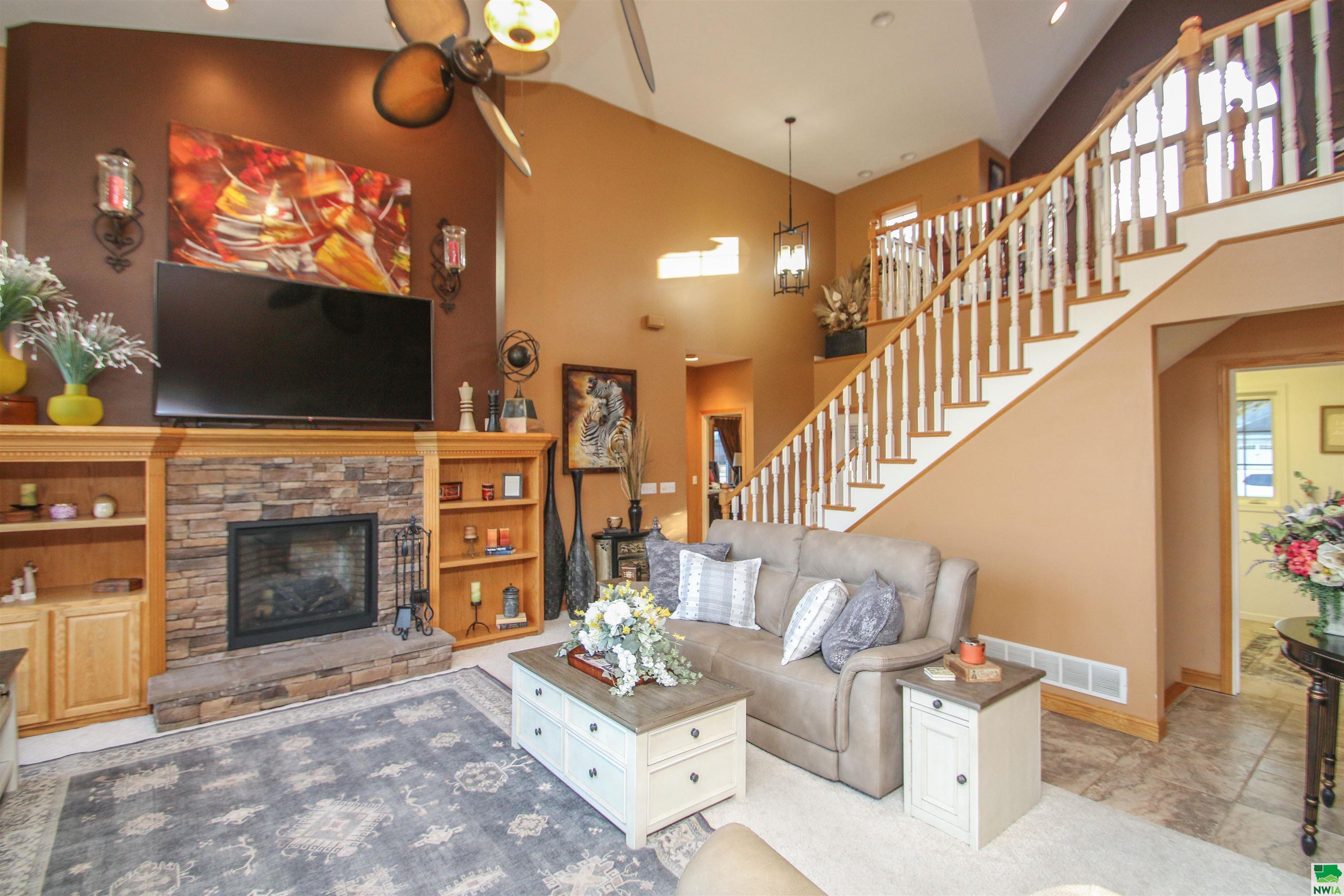 Dakota Dunes, South Dakota, 57049, United States, 5 Bedrooms Bedrooms, ,4 BathroomsBathrooms,Residential,For Sale,1928249