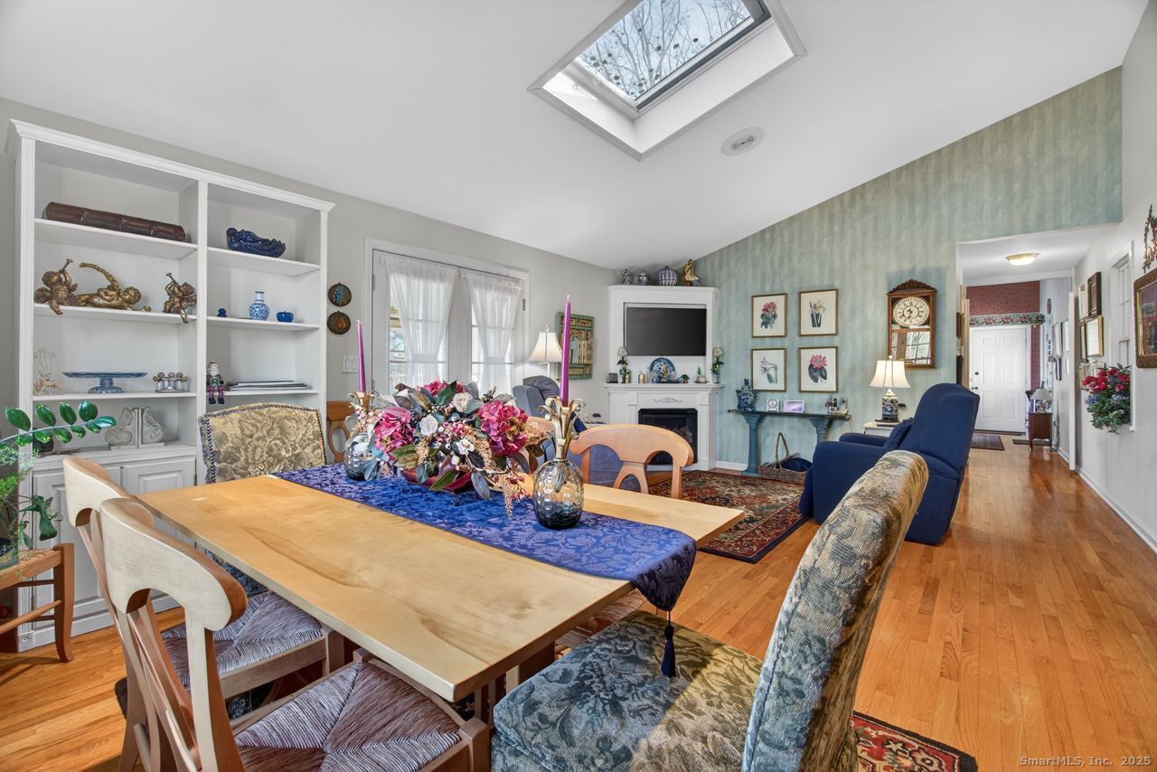 Guilford, Connecticut, 06437, United States, 3 Bedrooms Bedrooms, ,3 BathroomsBathrooms,Residential,For Sale,2003237