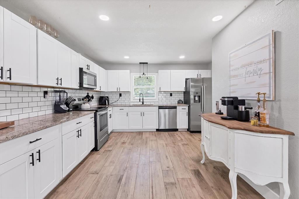 Wimauma, Florida, 33598, United States, 4 Bedrooms Bedrooms, ,4 BathroomsBathrooms,Residential,For Sale,1918818