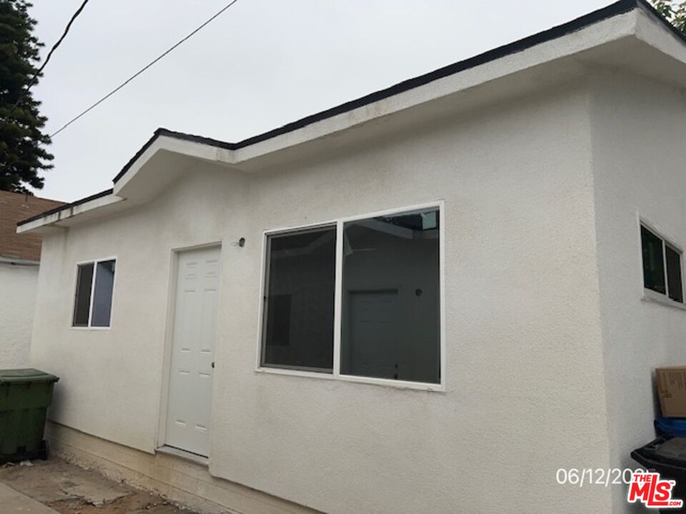 Los Angeles, California, 90023, United States, 14 Bedrooms Bedrooms, ,Residential,For Sale,1875617