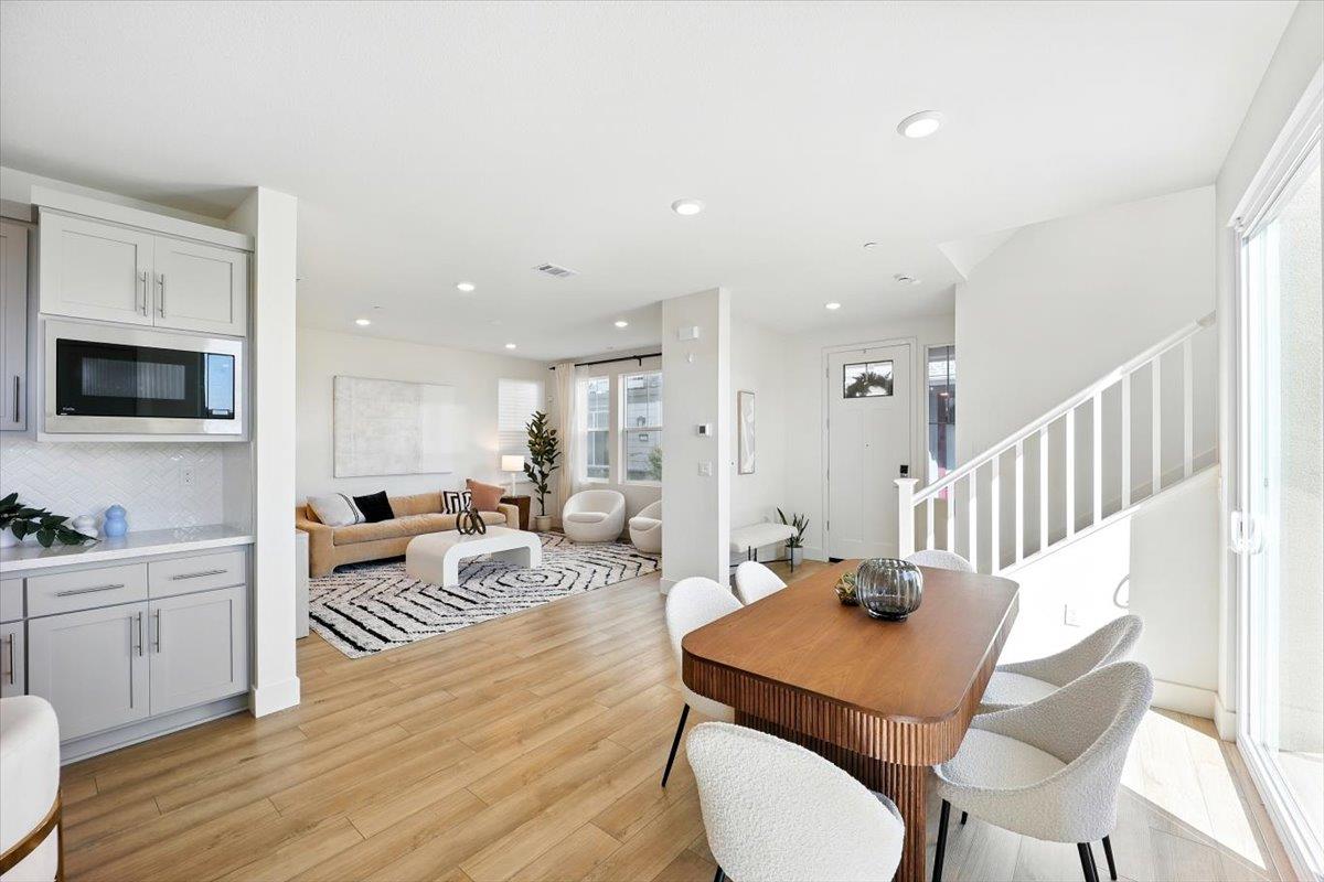 Newark, California, 94560, United States, 4 Bedrooms Bedrooms, ,4 BathroomsBathrooms,Residential,For Sale,1926207