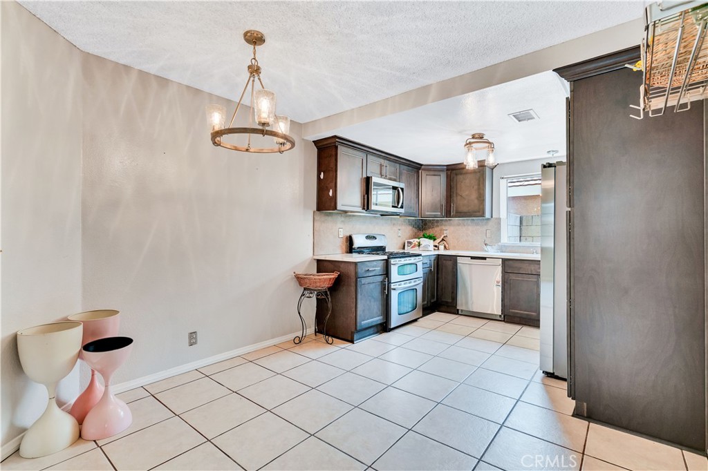 Rialto, California, 92376, United States, 3 Bedrooms Bedrooms, ,3 BathroomsBathrooms,Residential,For Sale,1909266