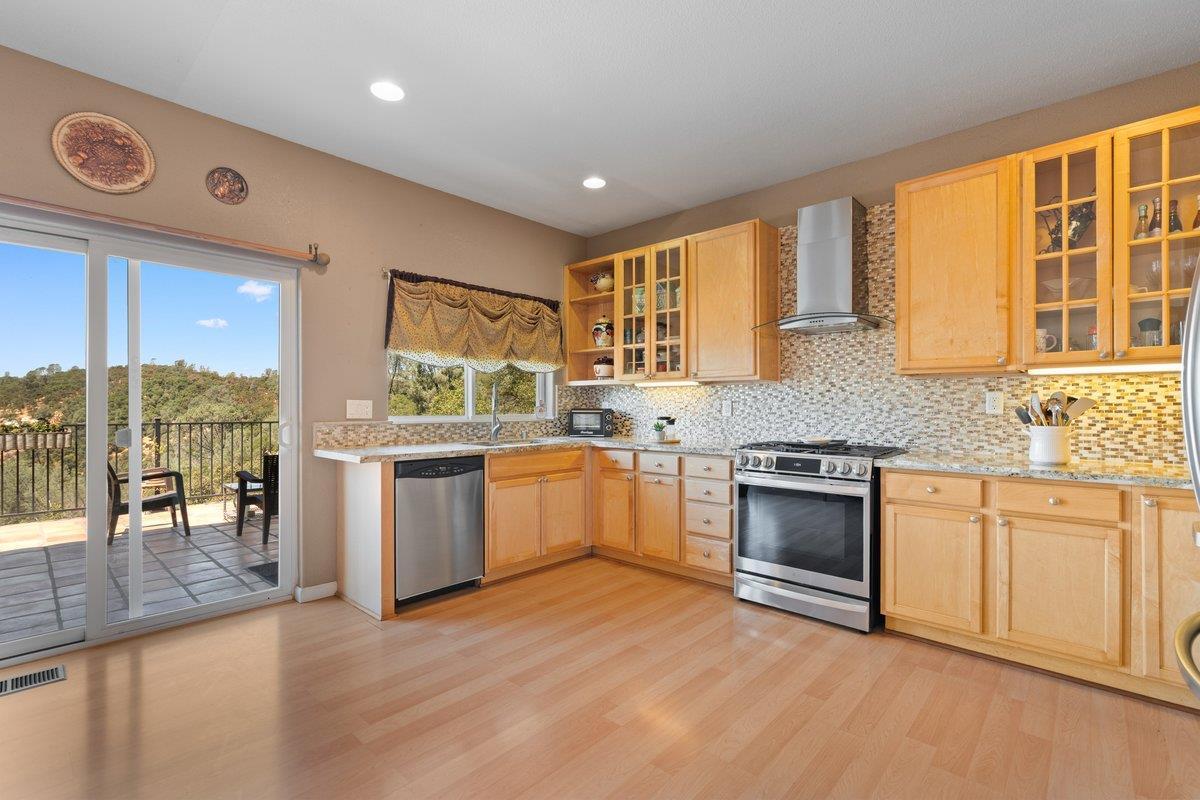 Grass Valley, California, 95949, United States, 4 Bedrooms Bedrooms, ,3 BathroomsBathrooms,Residential,For Sale,1924351