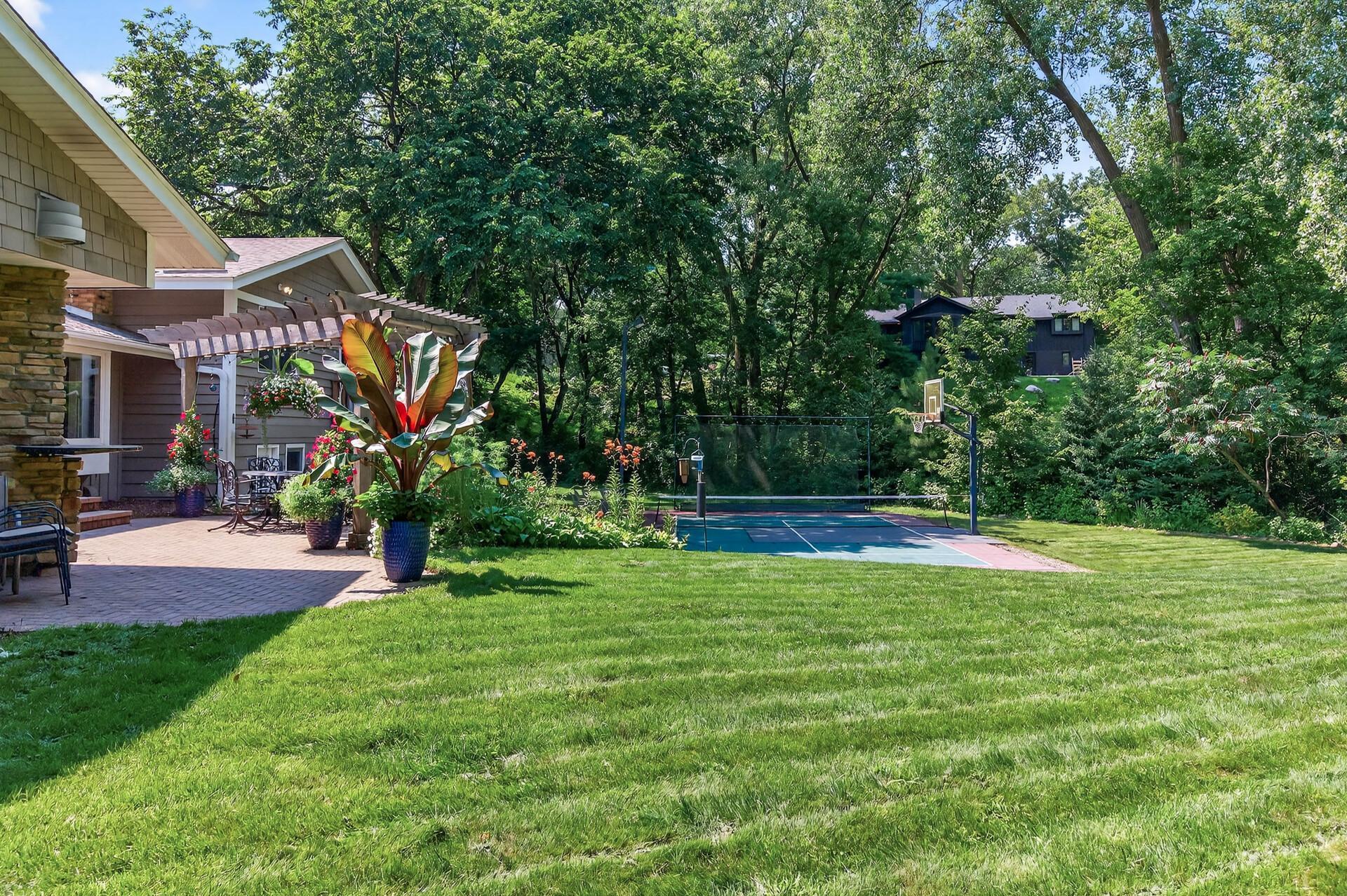Minnetonka, Minnesota, 55345, United States, 5 Bedrooms Bedrooms, ,2 BathroomsBathrooms,Residential,For Sale,1919862