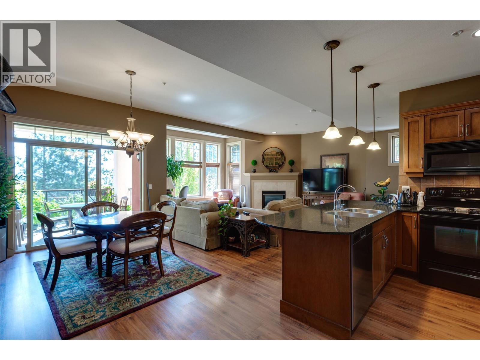 KELOWNA, British Columbia, V1V 2V9, CA, 2 Bedrooms Bedrooms, ,2 BathroomsBathrooms,Residential,For Sale,1960858