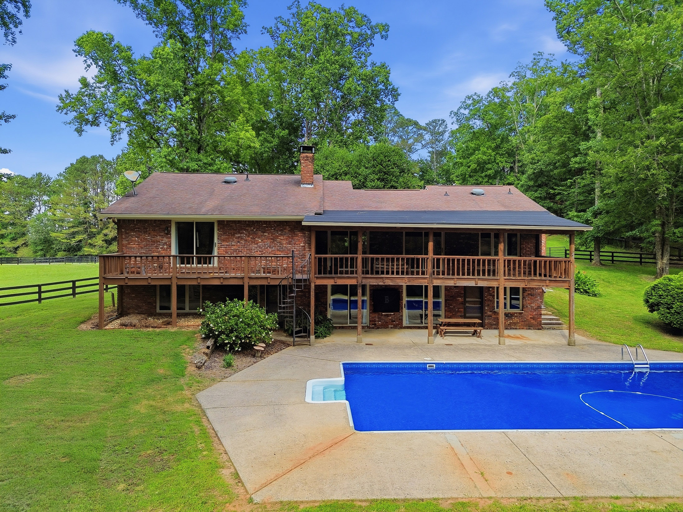  Exceptional Brick Ranch on 5+/- Picturesque Acres - 物件實景