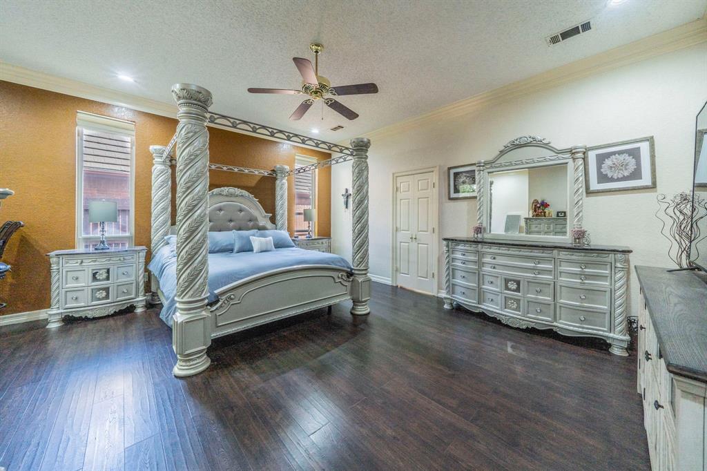 Arlington, Texas, 76013, United States, 4 Bedrooms Bedrooms, ,4 BathroomsBathrooms,Residential,For Sale,1978086