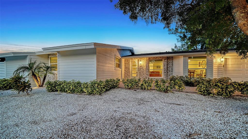 Sarasota, Florida, 34242, United States, 3 Bedrooms Bedrooms, ,2 BathroomsBathrooms,Residential,For Sale,1992857