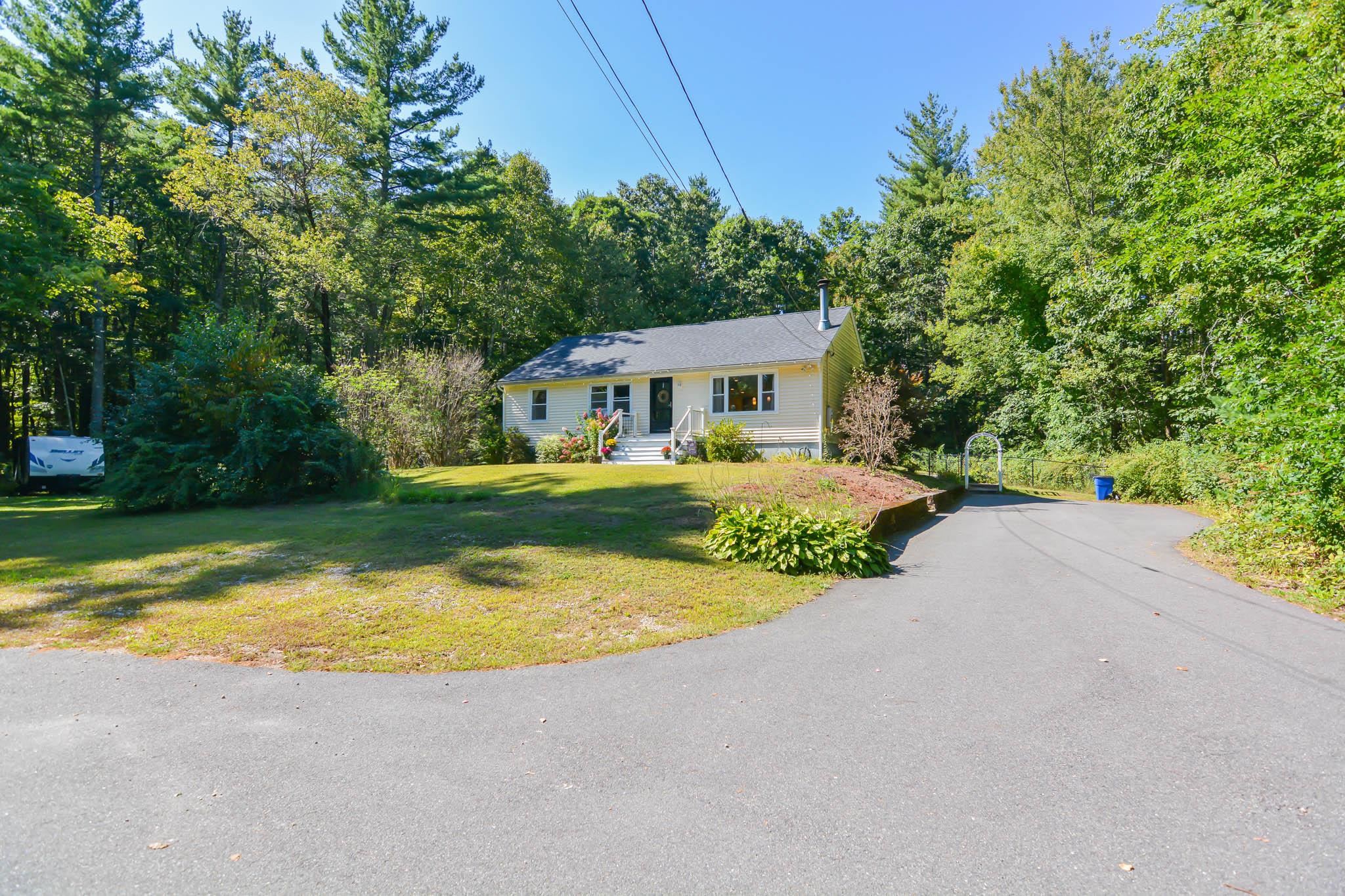 Litchfield, New Hampshire, 03054, United States, 3 Bedrooms Bedrooms, ,1 BathroomBathrooms,Residential,For Sale,1948760