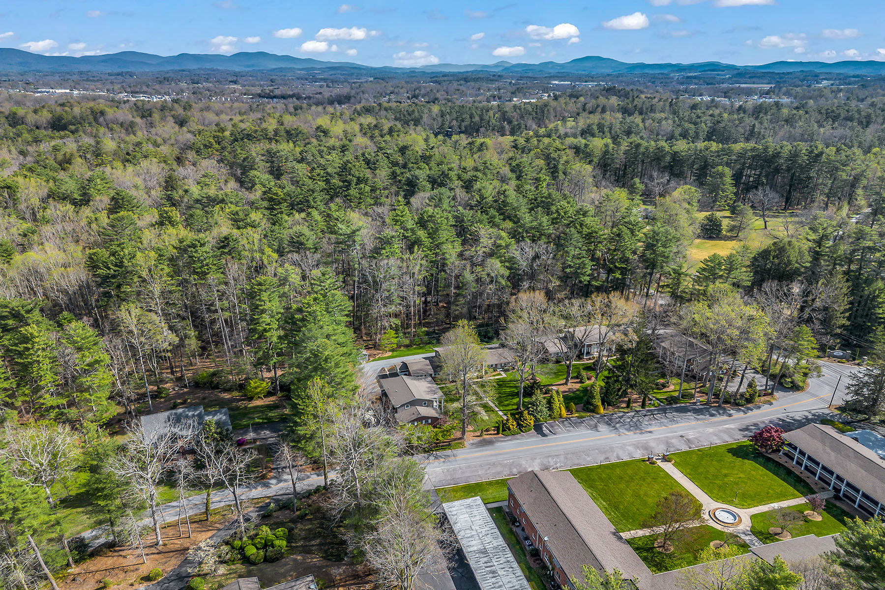  FLAT ROCK - 物件實景