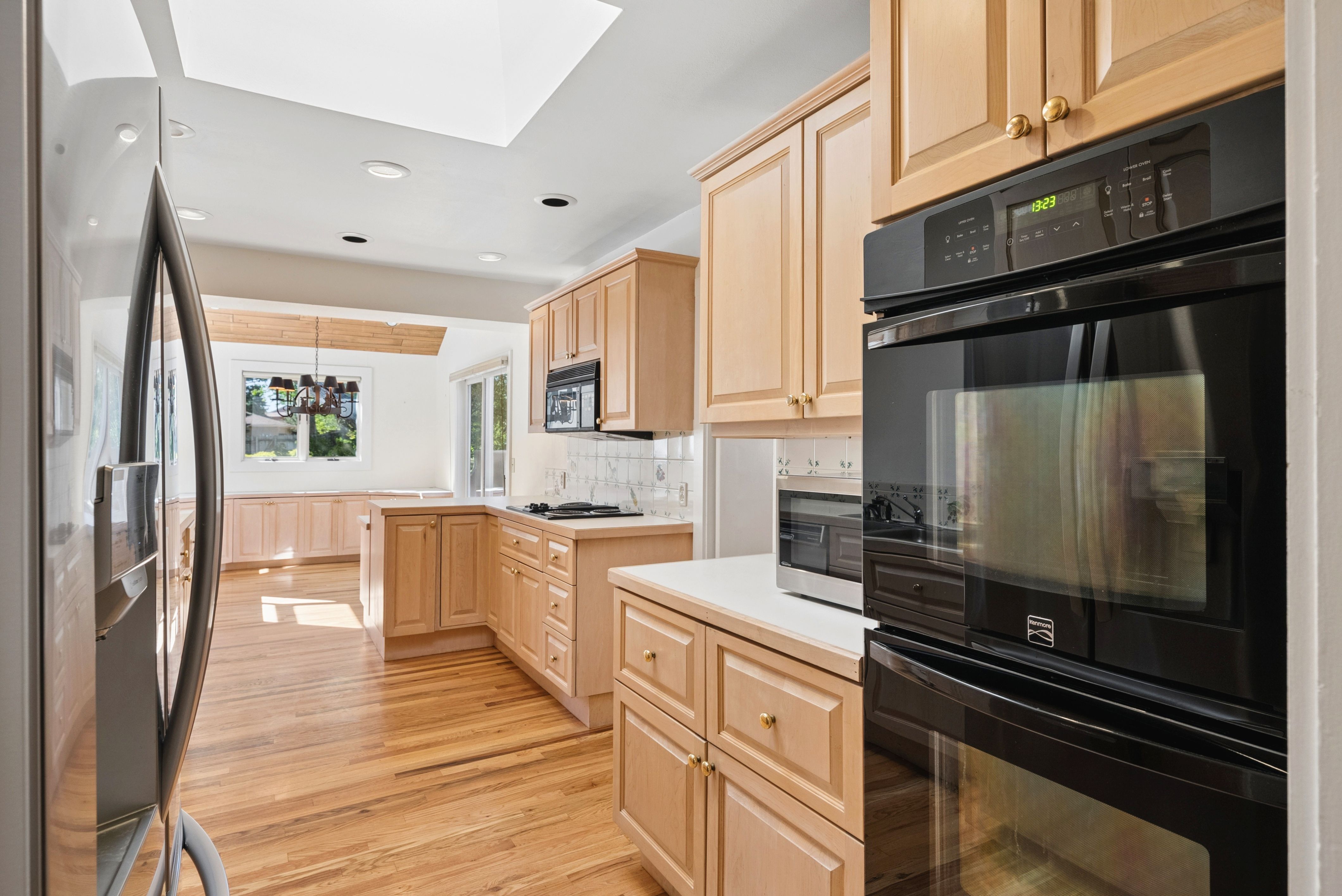  One-Level Broadmoor Living - 物件實景