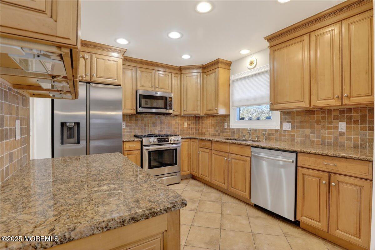 Howell, New Jersey, 07731, United States, 4 Bedrooms Bedrooms, ,3 BathroomsBathrooms,Residential,For Sale,2005606