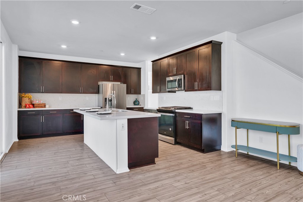 Menifee, California, 92584, United States, 5 Bedrooms Bedrooms, ,3 BathroomsBathrooms,Residential,For Sale,1936987
