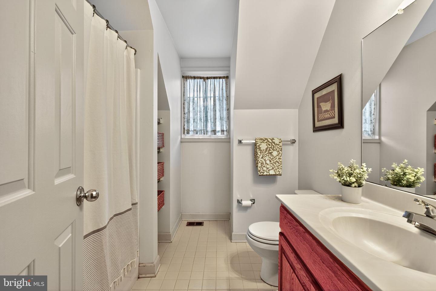 Downingtown, Pennsylvania, 19335, United States, 4 Bedrooms Bedrooms, ,3 BathroomsBathrooms,Residential,For Sale,1939162