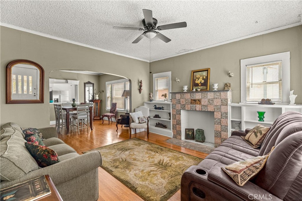 Los Angeles, California, 90032, United States, 3 Bedrooms Bedrooms, ,1 BathroomBathrooms,Residential,For Sale,1923092