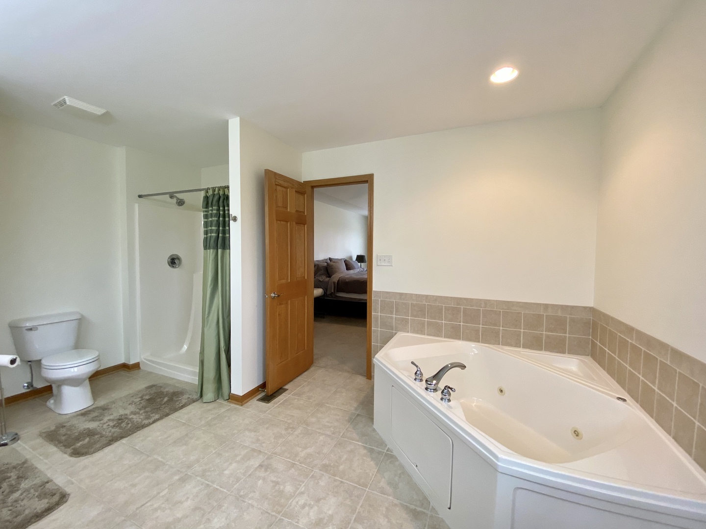 Frankfort, Illinois, 60423, United States, 5 Bedrooms Bedrooms, ,3 BathroomsBathrooms,Residential,For Sale,1923148