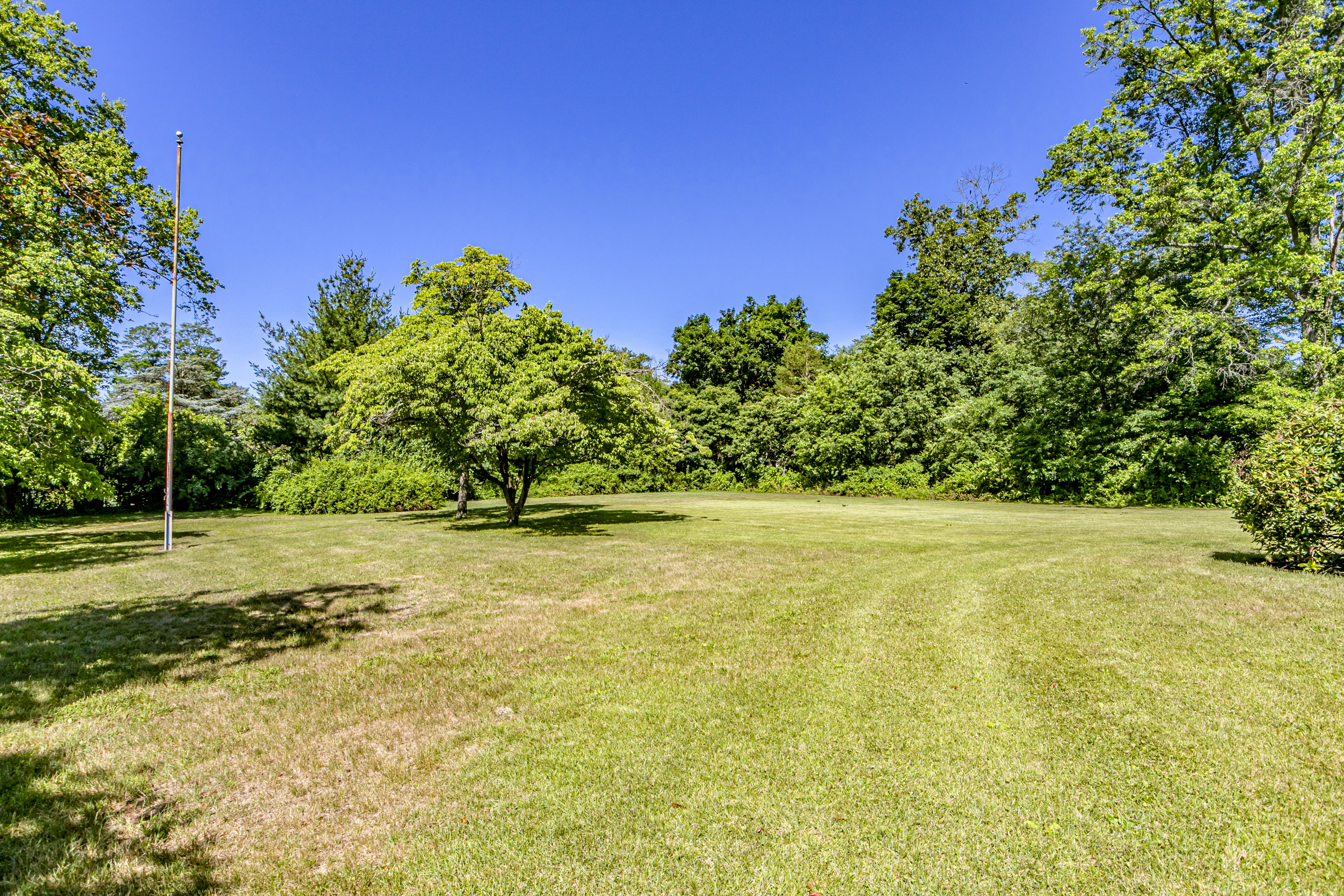  Move-In Ready Ranch in a Terrific Location - 物件實景