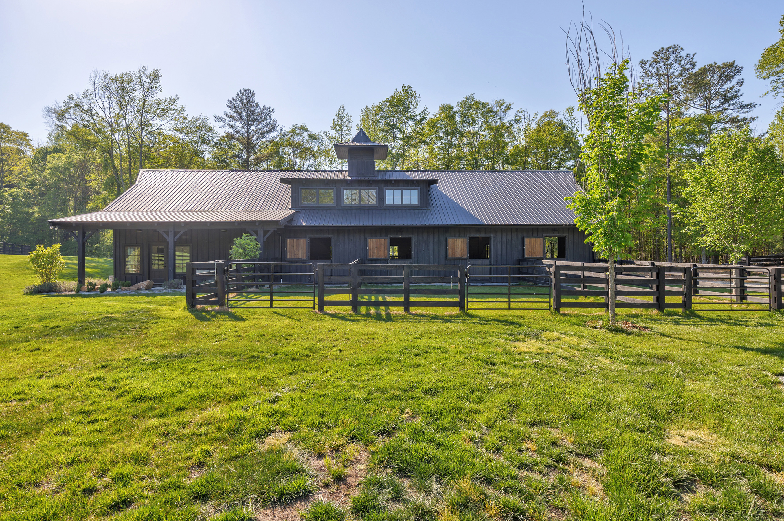  Stunning Milton Estate with Barn and Greenhouse on 50+/- Private Acres - 物件實景