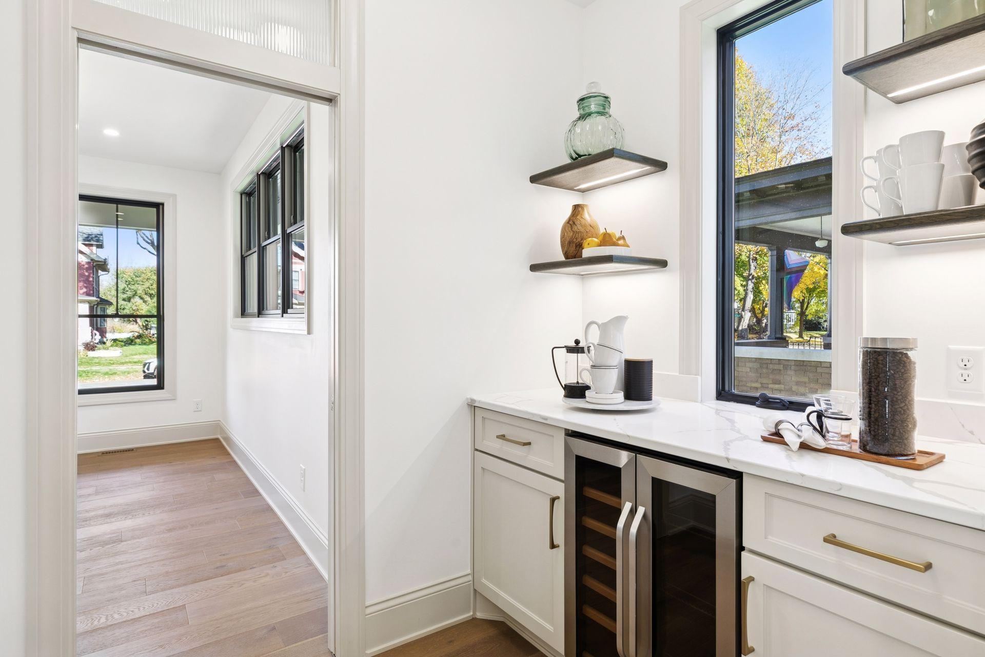 Saint Paul, Minnesota, 55105, United States, 5 Bedrooms Bedrooms, ,4 BathroomsBathrooms,Residential,For Sale,1989282