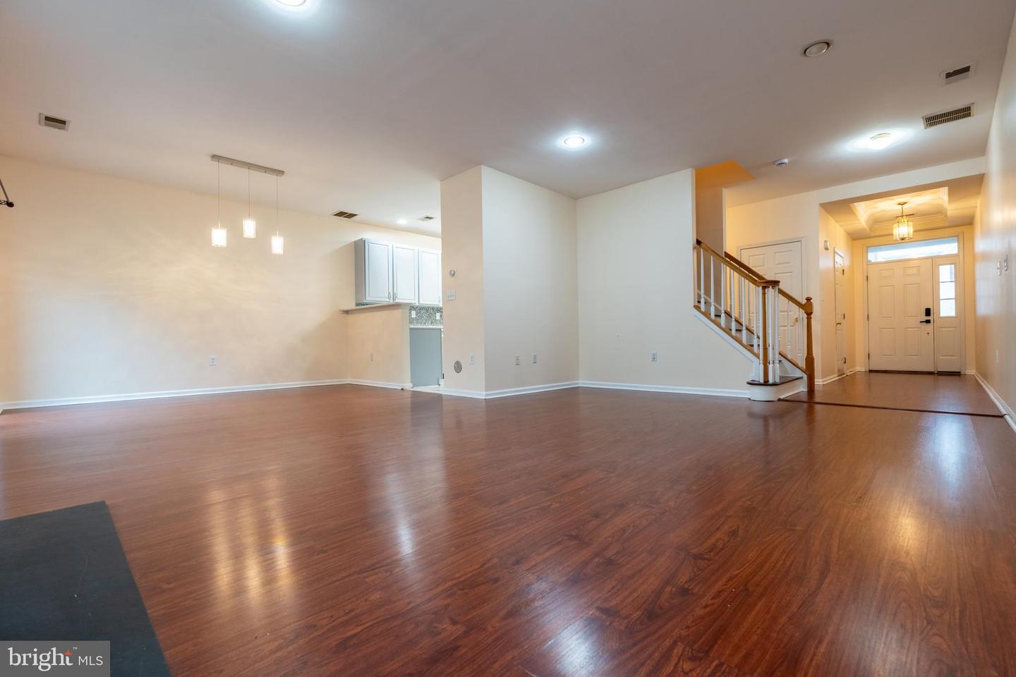 Pennington, New Jersey, 08534, United States, 3 Bedrooms Bedrooms, ,3 BathroomsBathrooms,Residential,For Sale,1939731