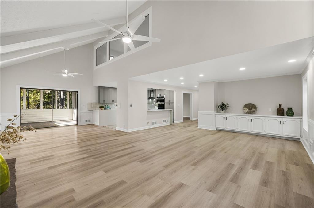 Snellville, Georgia, 30039, United States, 5 Bedrooms Bedrooms, ,4 BathroomsBathrooms,Residential,For Sale,1993862