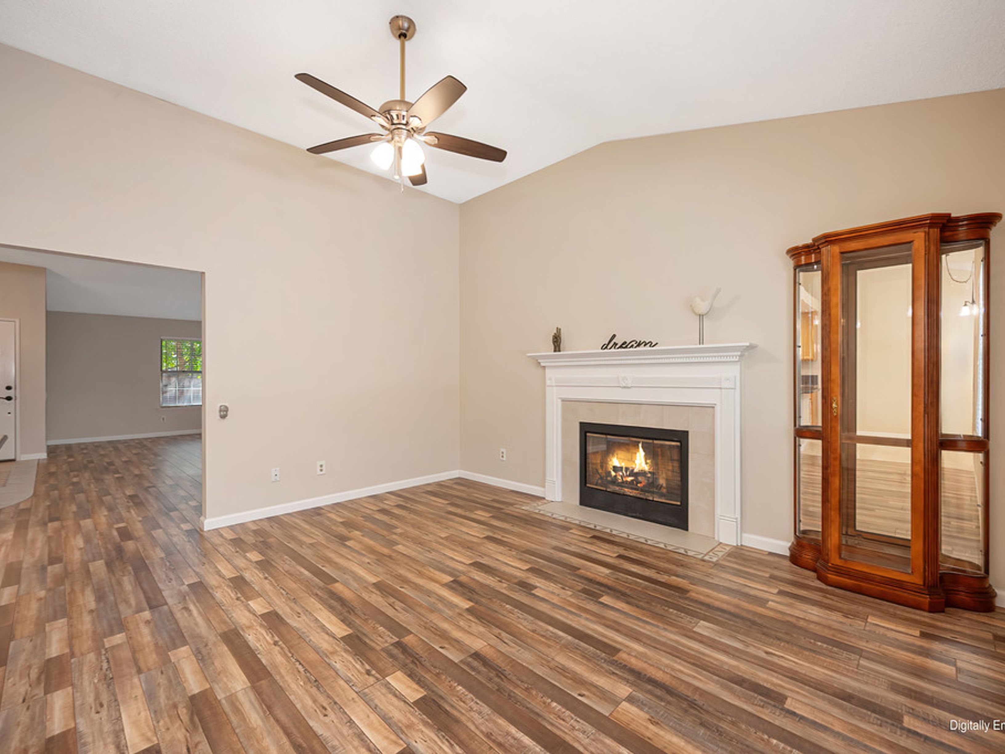  2712 Stoughton Way, Sacramento, CA 95827 - 物件實景