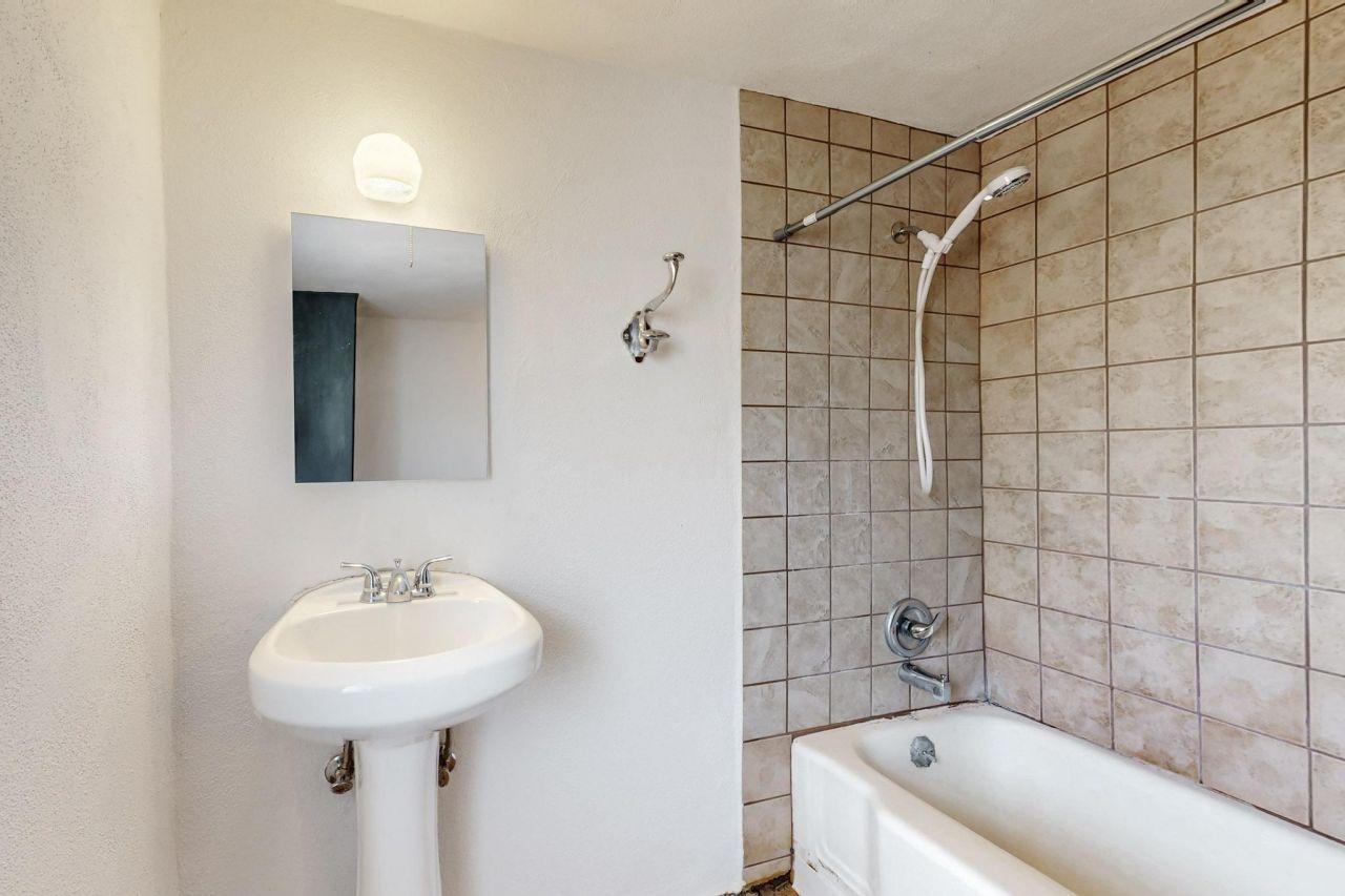 Espanola, New Mexico, 87532, United States, 5 Bedrooms Bedrooms, ,3 BathroomsBathrooms,Residential,For Sale,1762184