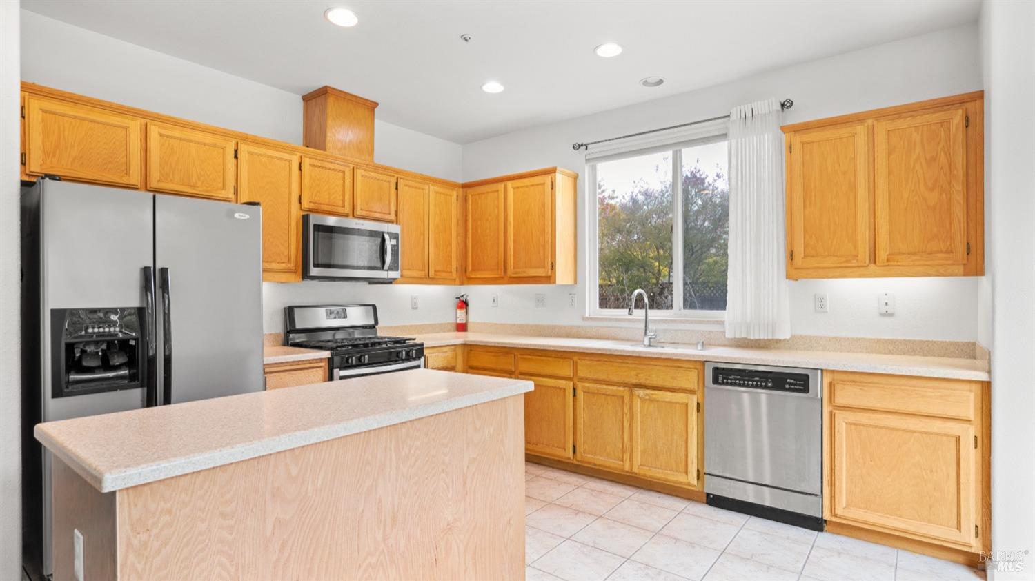 Petaluma, California, 94952, United States, 4 Bedrooms Bedrooms, ,3 BathroomsBathrooms,Residential,For Sale,1745107