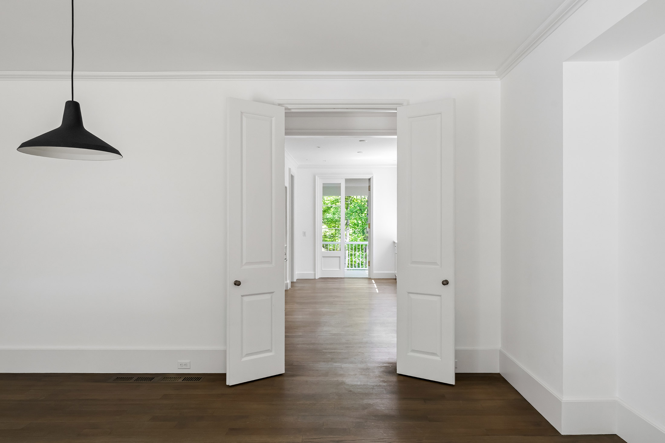  Timeless Architecture and Modern Livability Converge in Tuxedo Park Home - 物件實景