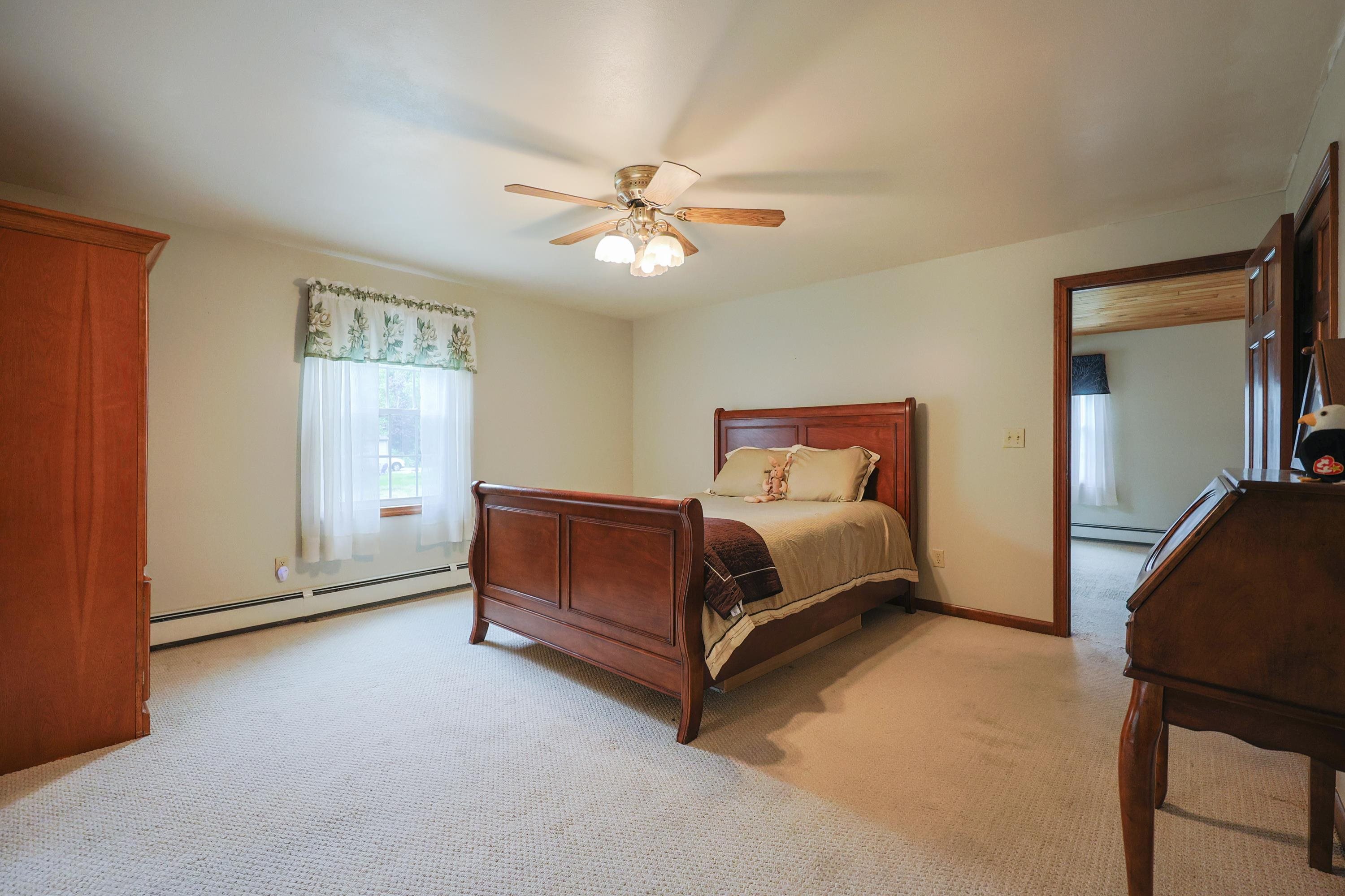 Hampstead, New Hampshire, 03826, United States, 4 Bedrooms Bedrooms, ,2 BathroomsBathrooms,Residential,For Sale,1890507