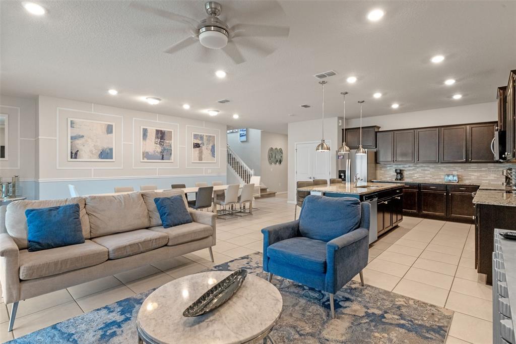 Davenport, Florida, 33897, United States, 10 Bedrooms Bedrooms, ,8 BathroomsBathrooms,Residential,For Sale,1897449