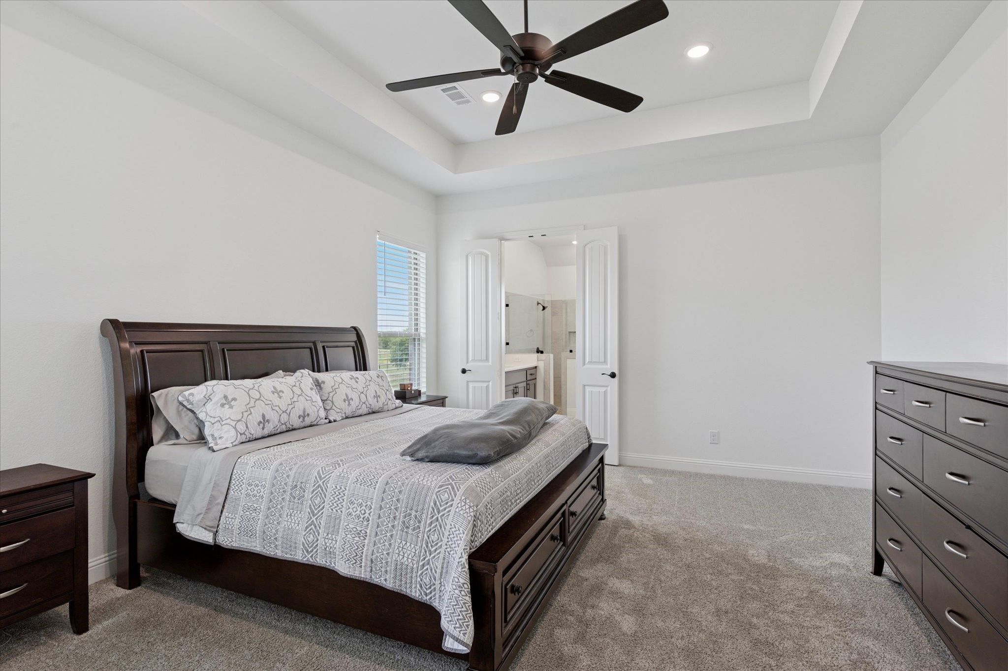 Weatherford, Texas, 76085, United States, 4 Bedrooms Bedrooms, ,3 BathroomsBathrooms,Residential,For Sale,1849963