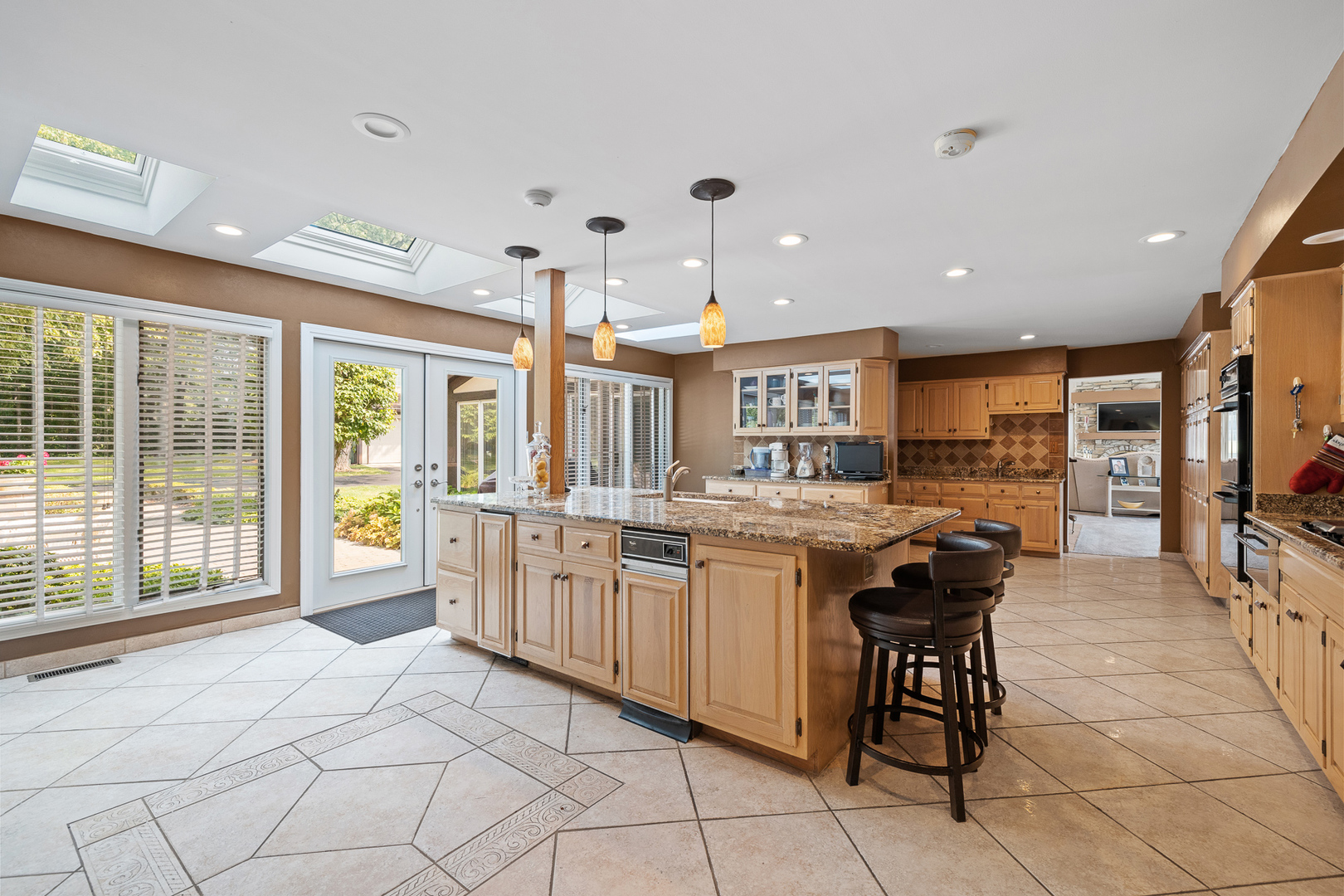 Homer Glen, Illinois, 60491, United States, 4 Bedrooms Bedrooms, ,5 BathroomsBathrooms,Residential,For Sale,1940252