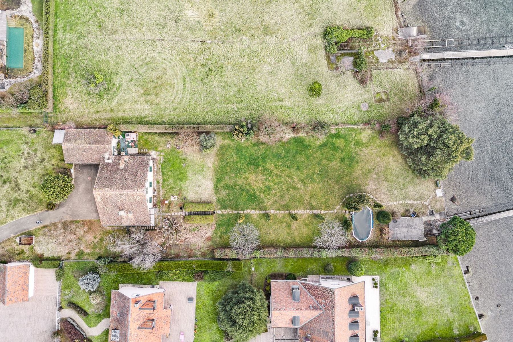  Magnificent waterfront plot in St-Prex - 物件實景