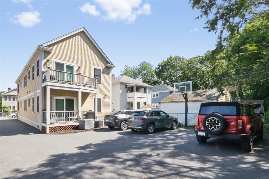 Boston, Massachusetts, 02136, United States, 3 Bedrooms Bedrooms, ,3 BathroomsBathrooms,Residential,For Sale,1947073